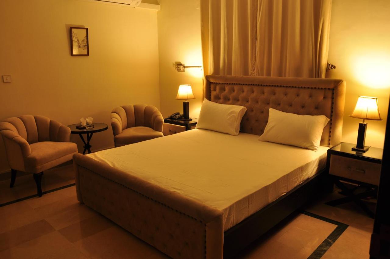 Reina Boutique Hotel - G6/3 Islamabad Exterior foto